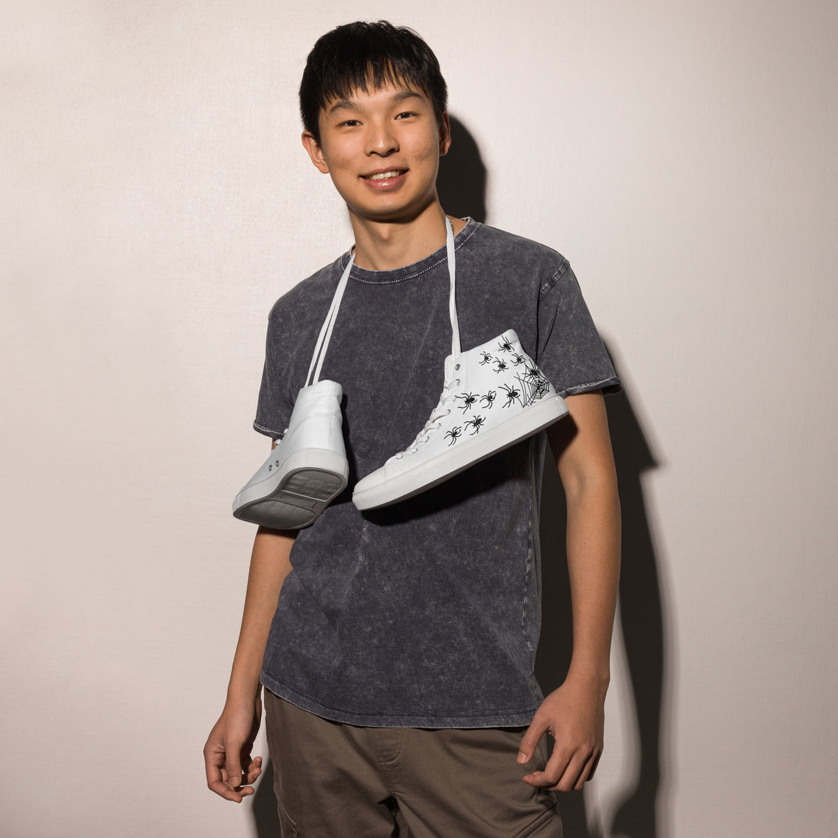 Product mockup Men’s high top canvas shoes